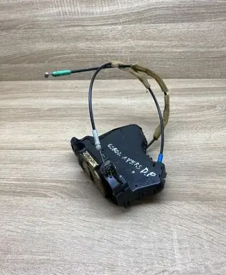 Toyota Corolla Verso AR10 Front door lock TOYOTADOORLOCK