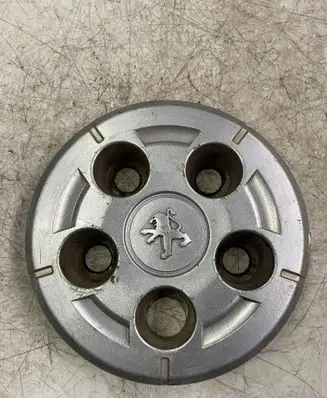 Peugeot Boxer R16 wheel hub/cap/trim 1352634080