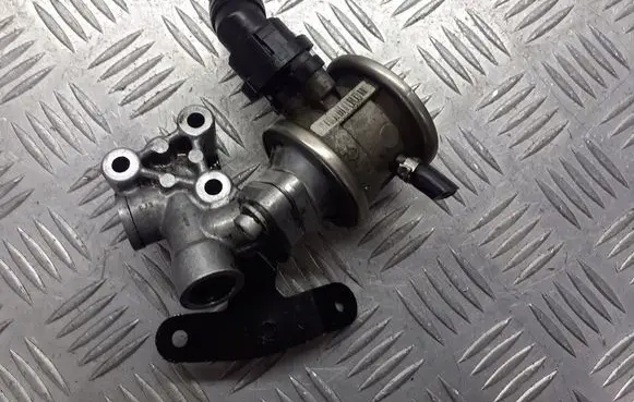 Skoda Octavia Mk1 (1U) EGR valve 06A131102A