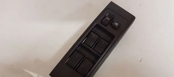 Toyota Corolla Verso AR10 Electric window control switch 848200F030