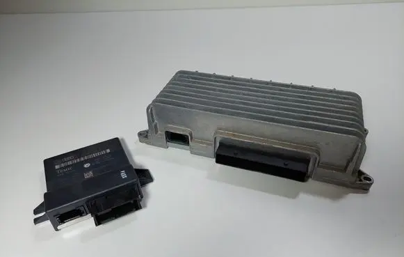 Audi A6 S6 C6 4F Sound amplifier 4F0910223K 4F0035223L