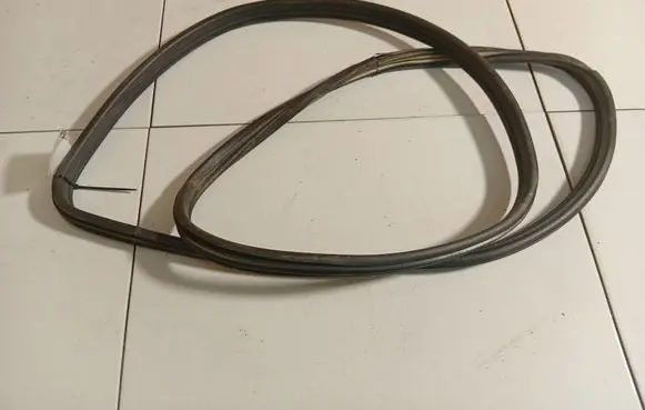 Opel Astra F Rubber seal front coupe door 