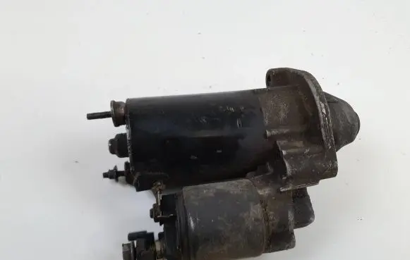 Volkswagen PASSAT B5 Starter motor 0001107068 058911023B