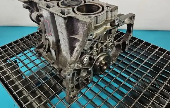 Citroen C3 Engine block HM05 IMPRK1570556