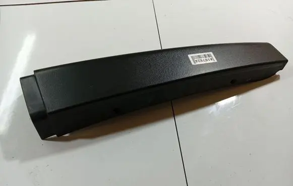 Seat Toledo III (5P) Front door glass trim molding 5P0853289B