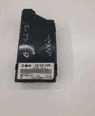 Volkswagen PASSAT B7 USB socket connector 6J0035342B