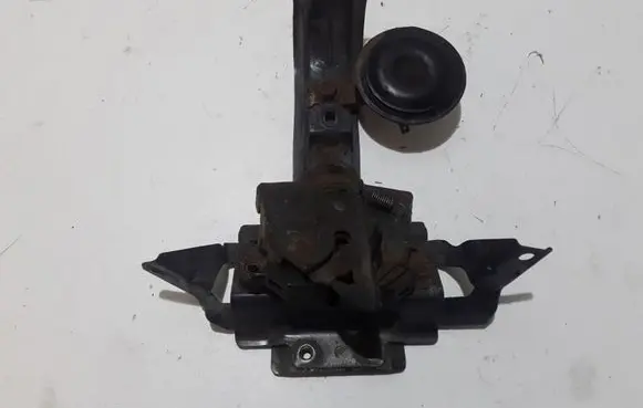 Mitsubishi Grandis Engine bonnet/hood lock/catch