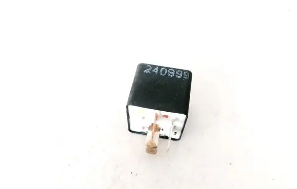 Audi A4 S4 B5 8D Other relay 443951253AA 899574000