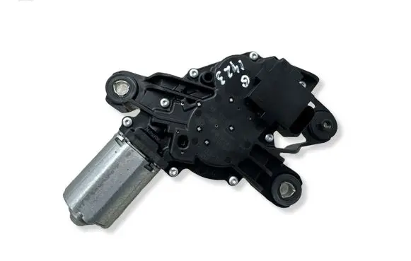 Volkswagen Touran II Rear window wiper motor 0390201216 5K6955711B