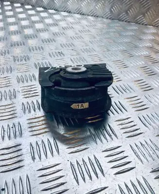 Toyota Auris 150 Engine mount bracket
