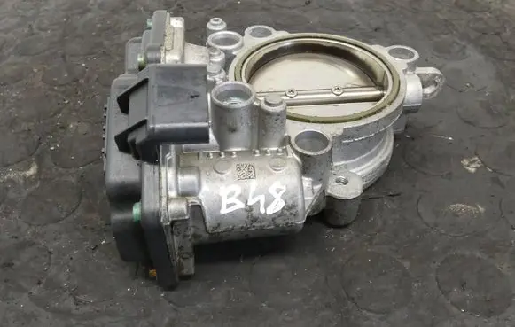 BMW 3 F30 F35 F31 Throttle valve 8623324 A2C15022500