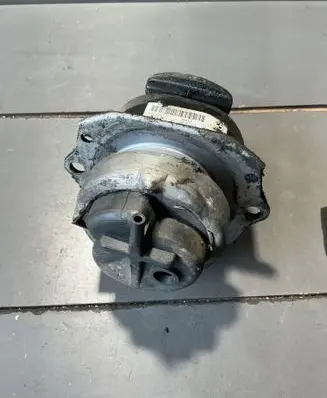 BMW X5 E70 Engine mount bracket P679541701 35420