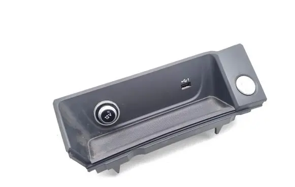 Audi A5 USB socket connector 8W2864131B