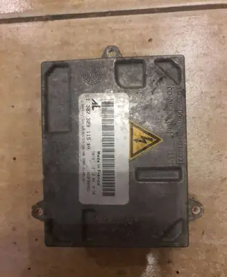 Audi A4 S4 B5 8D Headlight ballast module Xenon 1307329115 1039F00992 1035500015