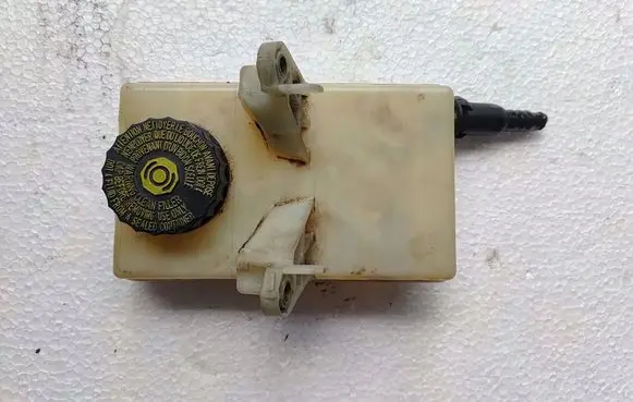 Citroen C4 Grand Picasso Brake fluid reservoir 9680907780