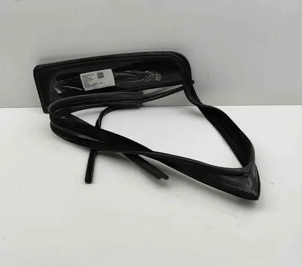 Rear vent window glass