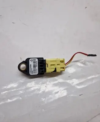 Mitsubishi Outlander Airbag deployment crash/impact sensor 8651A001