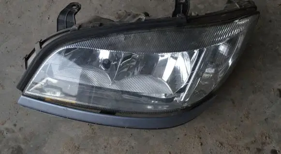 Opel Zafira A Headlight/headlamp 67716819