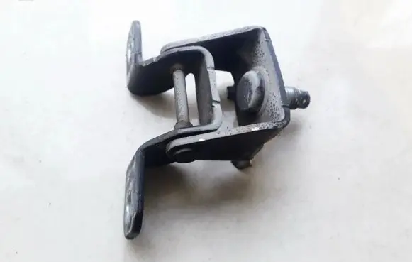 Tailgate/trunk/boot hinge