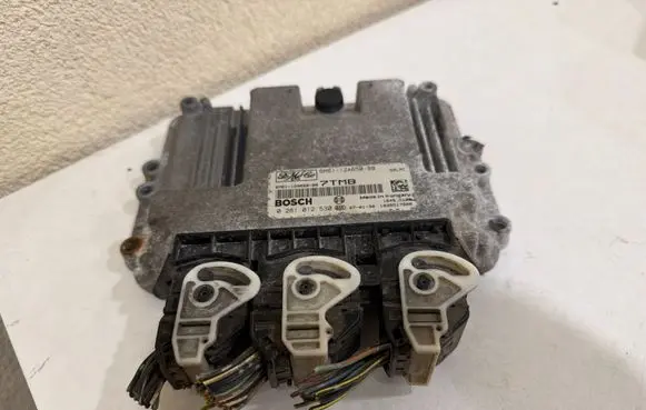 Mazda 3 I Engine control unit/module 6M6112A650BB
