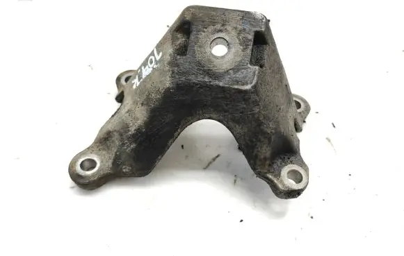 Audi A6 S6 C6 4F Engine mounting bracket 4F0199307M