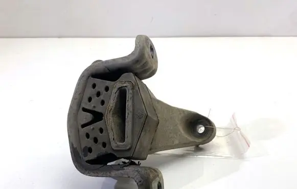 Volkswagen Transporter - Caravelle T6 Gearbox mount 7E0399151B