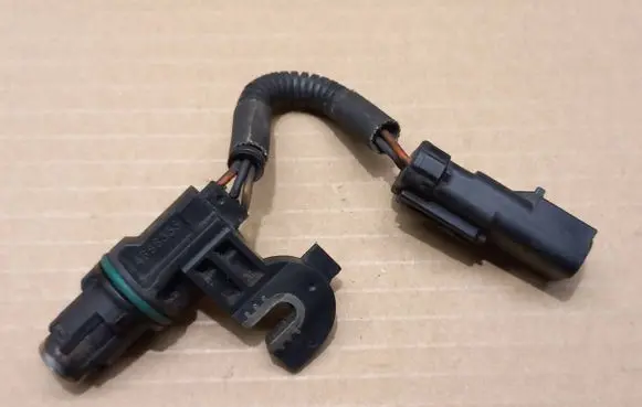 Chrysler Voyager Camshaft position sensor 4686353