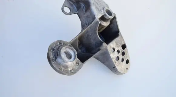 Audi A4 S4 B5 8D Engine mounting bracket 4B0199351B