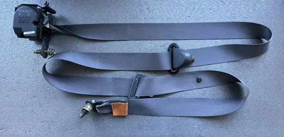 Nissan Patrol Y60 Rear seatbelt 8884552N12