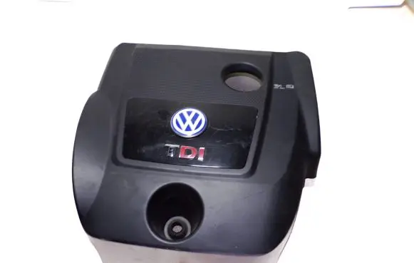 Volkswagen Golf IV Engine cover (trim) 038103925
