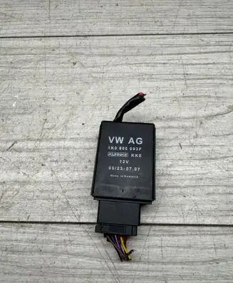 Volkswagen PASSAT B6 Fuel injection pump control unit/module 1K0906093F 09230707