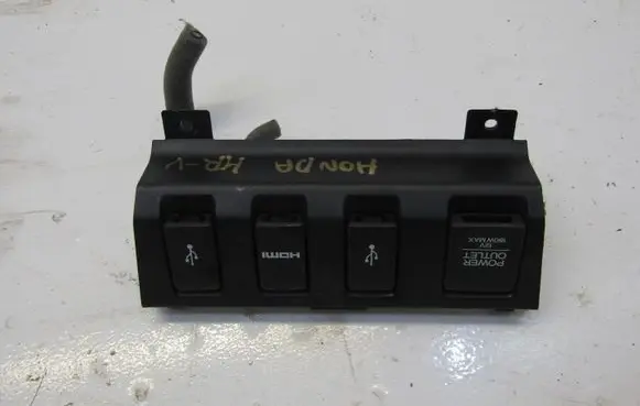 Honda HR-V AUX in-socket connector 83412-T8M-E010-M1
