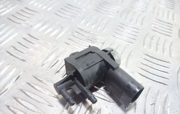 Volkswagen Golf IV Turbo solenoid valve 1J0906283C