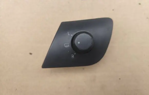Skoda Fabia Mk1 (6Y) Wing mirror switch 6Y1959565F 1074
