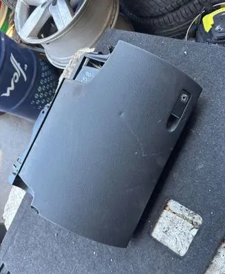 Mercedes-Benz C W204 Glove box set A2046800091 0000626326