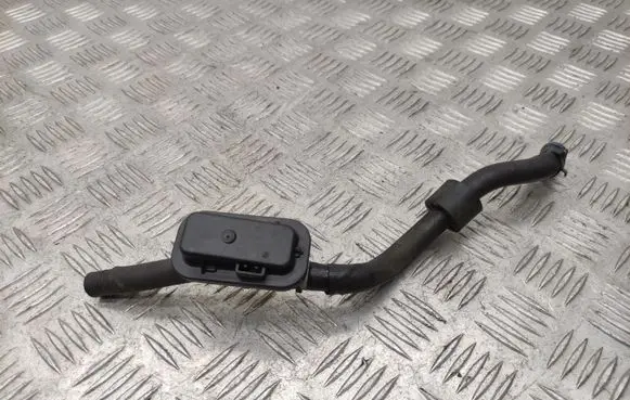 Volkswagen PASSAT B8 Fuel return line/hose 5Q0127242B