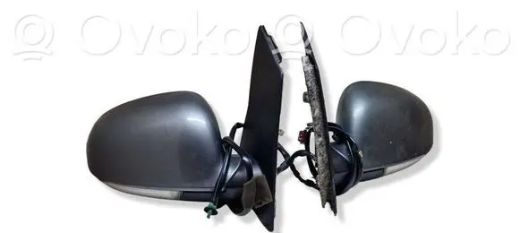 Volkswagen Golf Plus Front door electric wing mirror E1010836