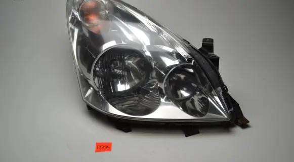 Toyota Corolla Verso AR10 Headlight/headlamp
