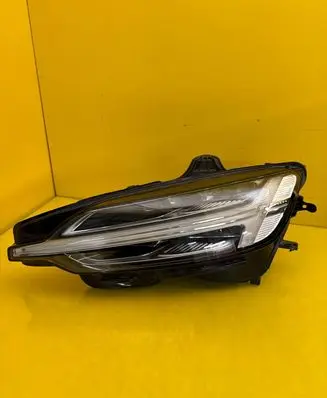 Volvo S60 Headlight/headlamp 32404679