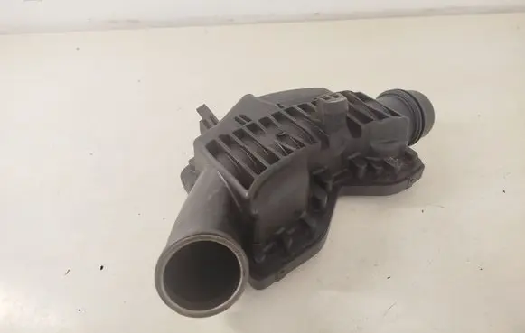 Mercedes-Benz CLS C218 X218 Intake resonator A6421403687