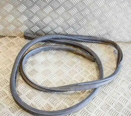 Toyota Hilux (AN120, AN130) Rubber seal rear door 