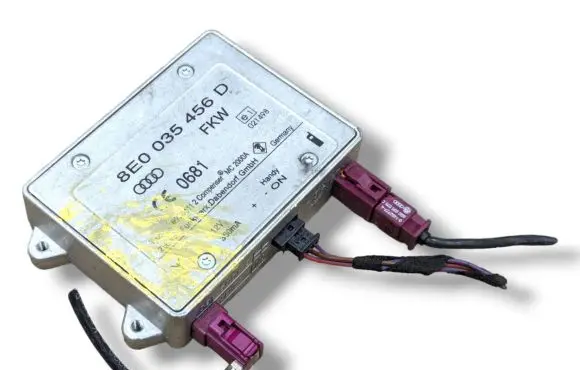 Audi A6 S6 C6 4F Aerial antenna filter 8E0035456D