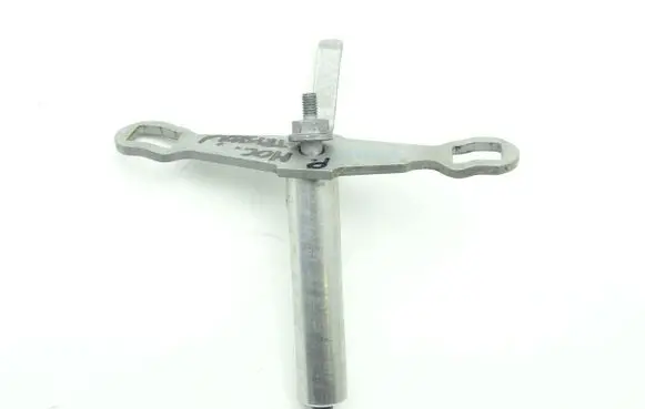 BMW 7 G11 G12 Fuel Injector clamp holder 2376126