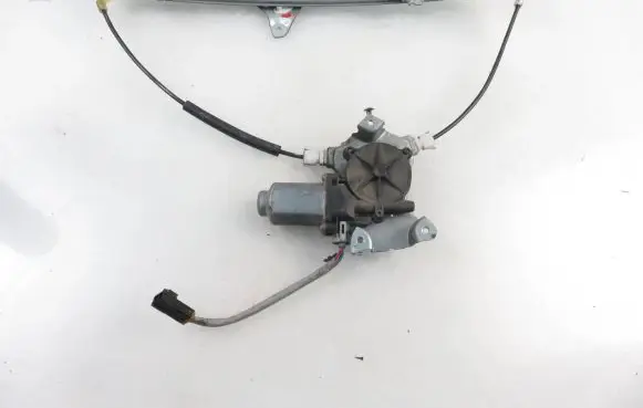Nissan Almera N16 Front door window regulator with motor 400600T2