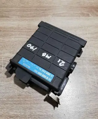Mercedes-Benz E W124 Engine control unit/module ECU 0280800100 0025453632