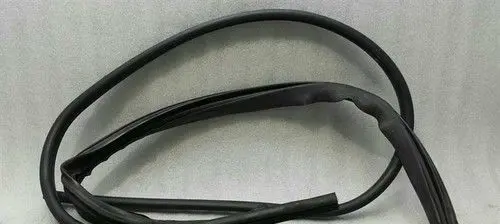 Dodge Durango Front door rubber seal 04575891AB