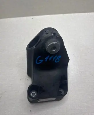 Mercedes-Benz E W213 Engine mounting bracket A6542232200