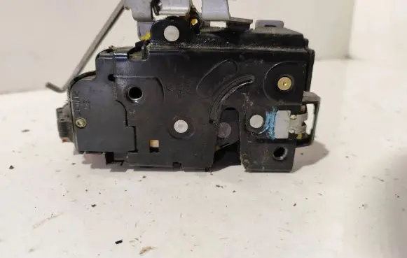 Audi A4 S4 B6 8E 8H Rear door lock 8E0839016C PA66307