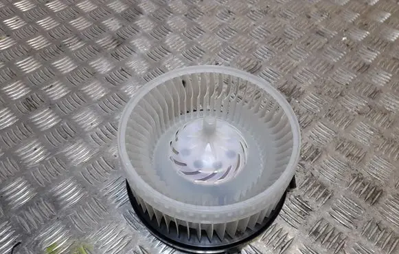 Chrysler Pacifica Heater fan/blower 16478217