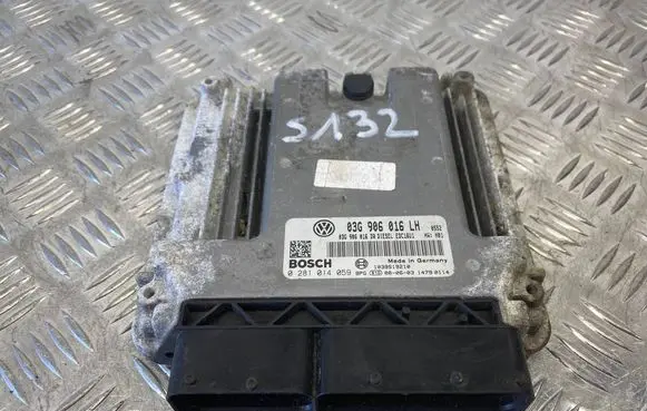Volkswagen Golf V Engine control unit/module 03G906016LH 0281014059
